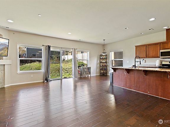 2nd image of 11014 179th Avenue Ct E