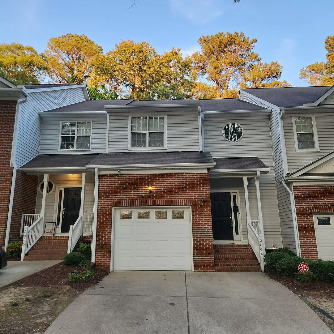 Spacious Townhome for Rent — Photo 1