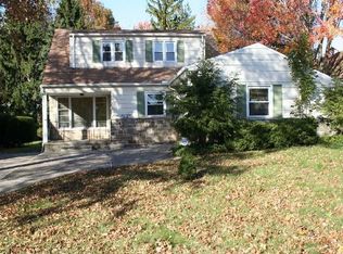 22003 Halworth Rd, Shaker Heights, OH 44122