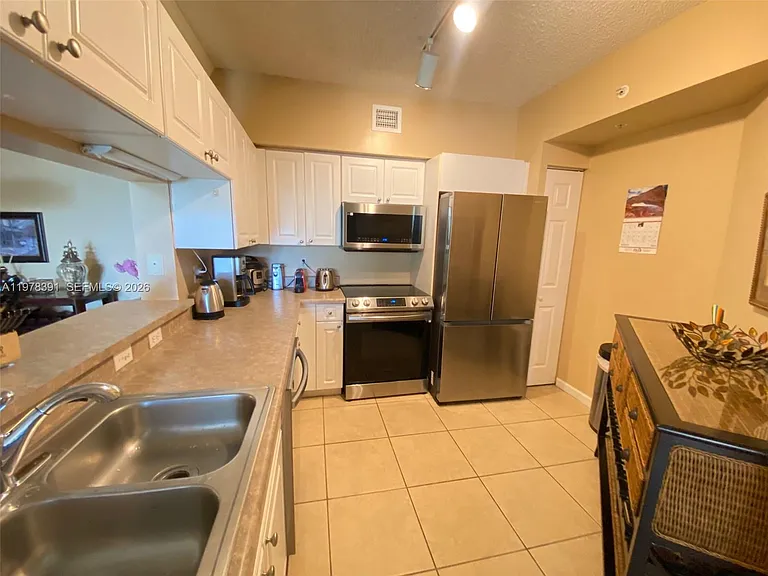 17150 N Bay Rd #2406 — Photo 8
