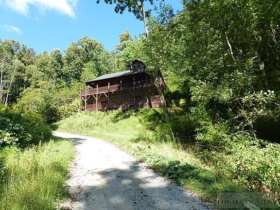 2nd image of 226 Echo Hollow Dr