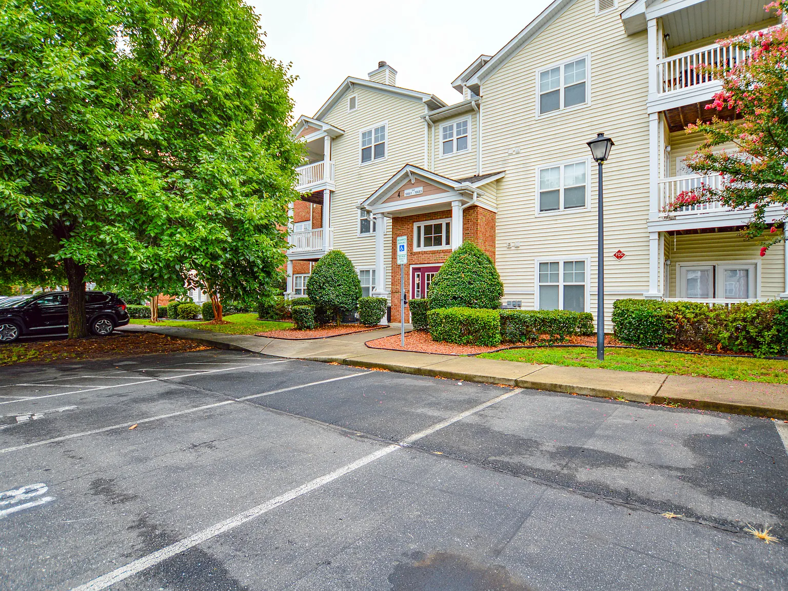 2 bed, 1258 sqft, $1,700 — Photo 3