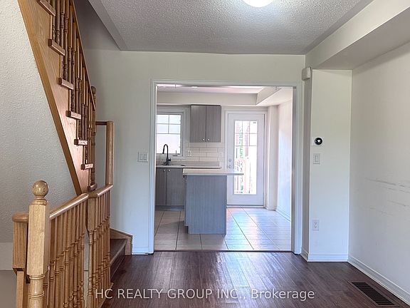 5th image of 5257 Major Mackenzie Dr E