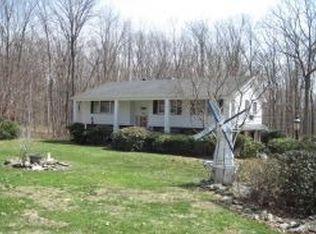 40 Old Hoop Pole Rd, Oak Ridge, NJ 07438