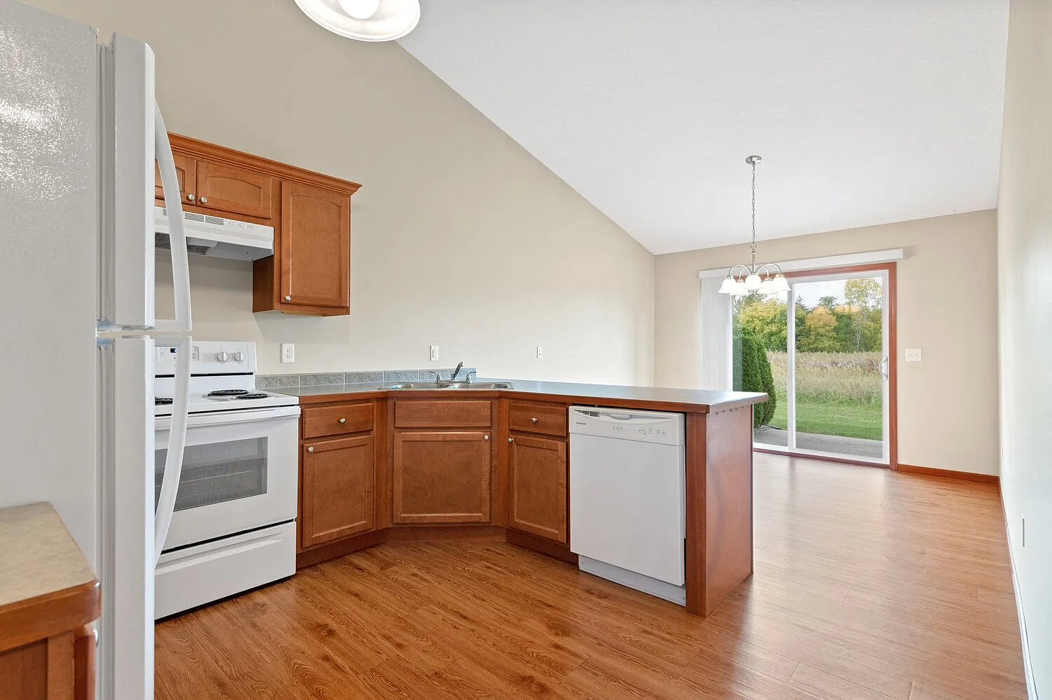 Perry Creek Townhomes - Midland, MI — Photo 3
