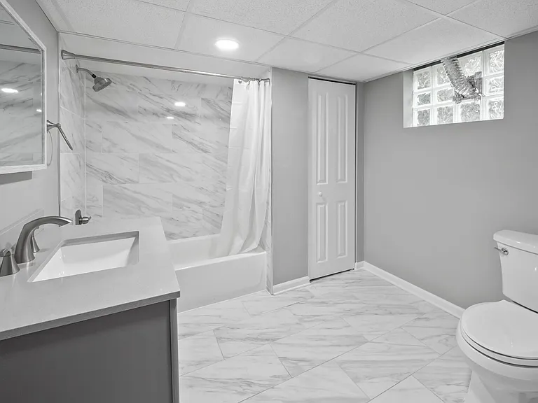 429 S Kenwood Ave — Photo 35