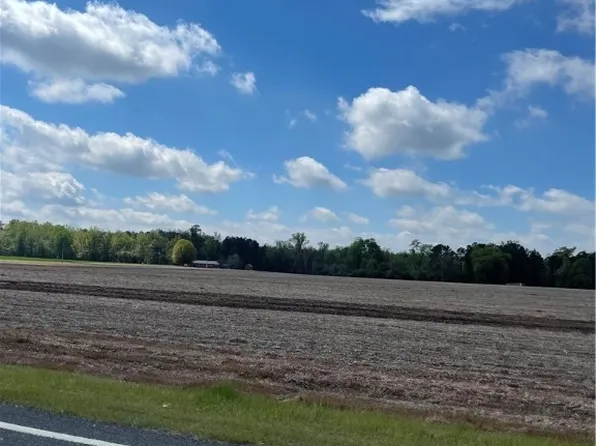 Barker Church Rd, Lumberton, NC 28358