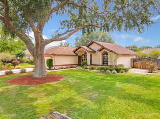 2750 Gables Dr, Eustis, FL 32726