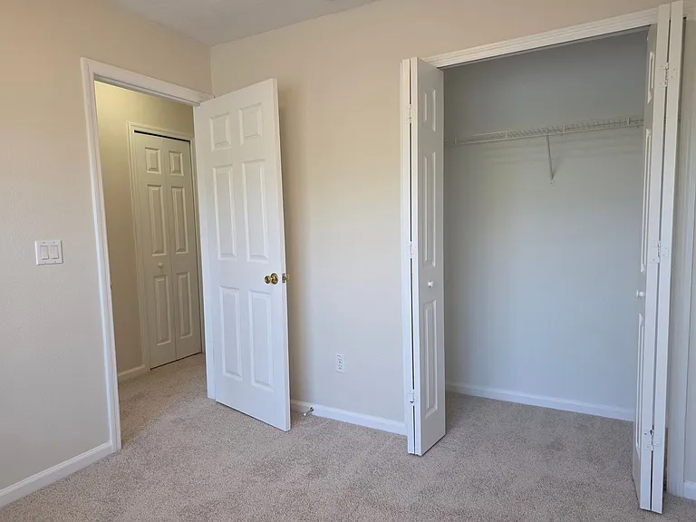 16661 Cedar Crest Dr — Photo 37