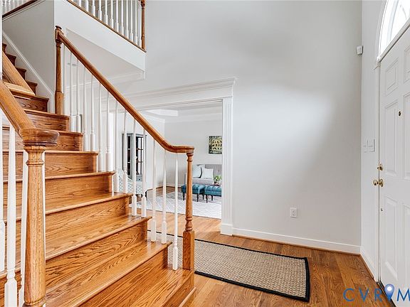 3rd image of 507 Hunt Field Rd