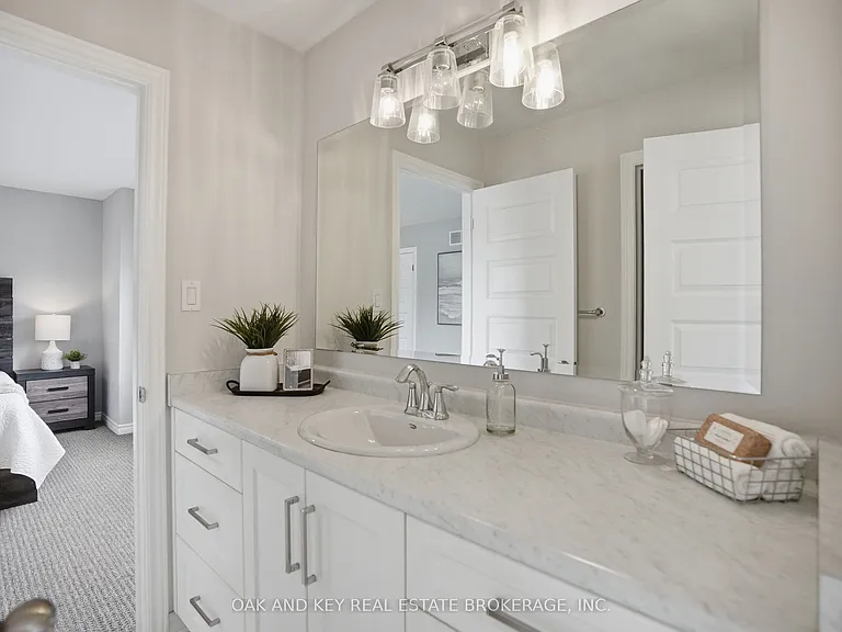 11 Bowman Dr — Photo 32