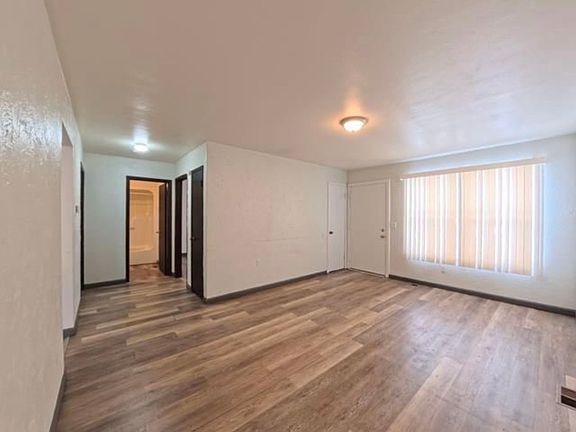 4th image of 2605 Eastview Dr #2603