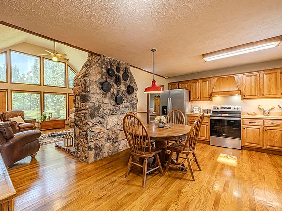 4th image of 2960 Oak Grove Rd