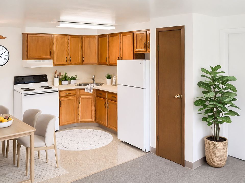 Polished Kitchens at Autumn Gardens