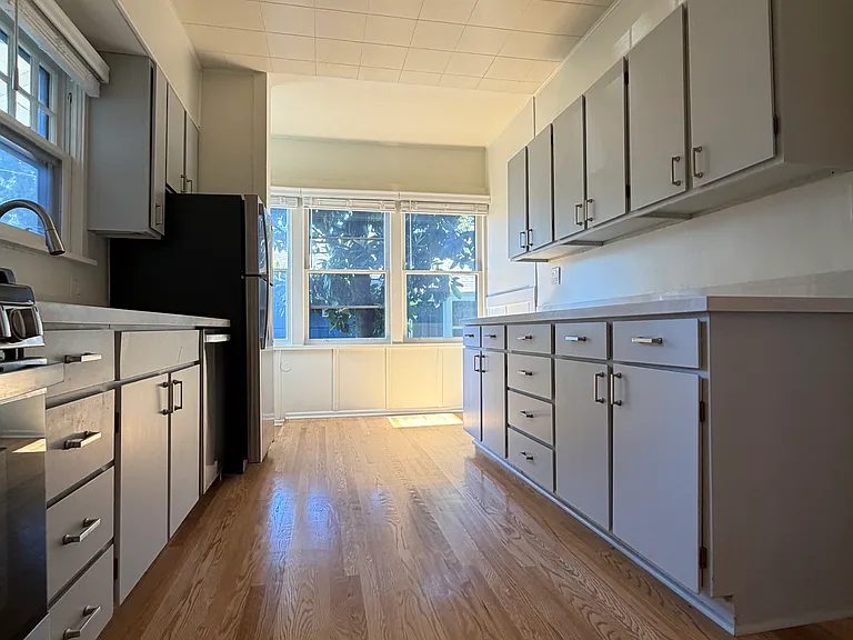 5407 Fauntleroy Way SW — Photo 9