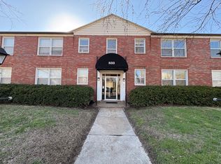 833 Sudbury Dr APT 7, Clayton, MO 63105