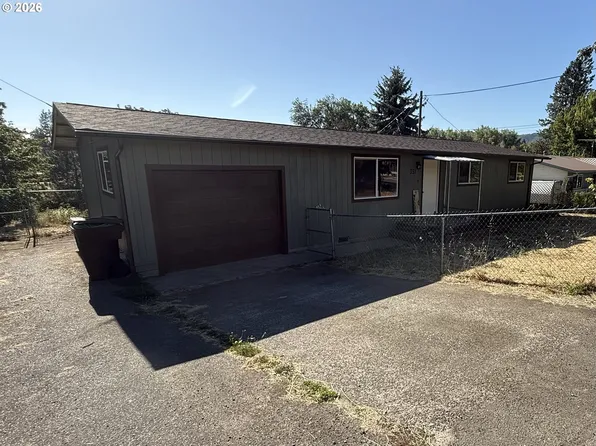 351 SE Darrell Ave, Winston, OR 97496