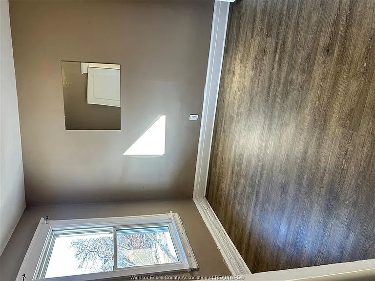 1290 Chilver Rd — Photo 8