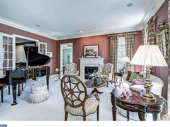 5th image of 100 Centrenest Ln