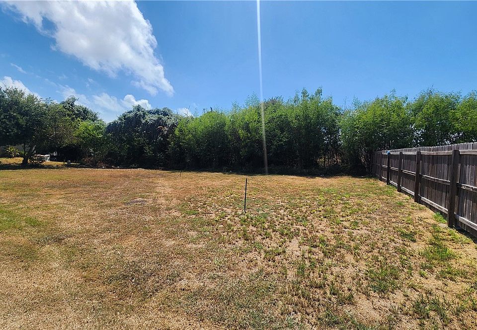 1st image of 105 Cox Dr