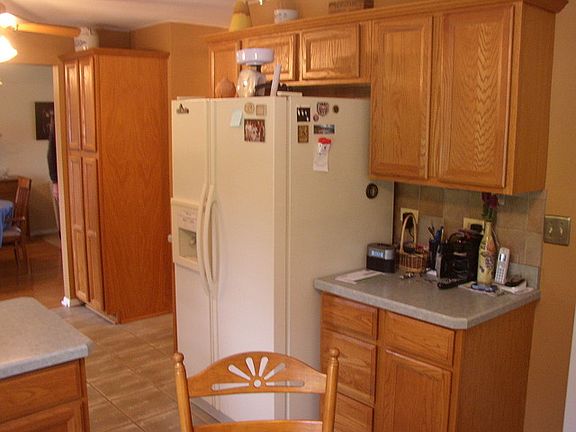 3rd image of 158 Cambridge Ln