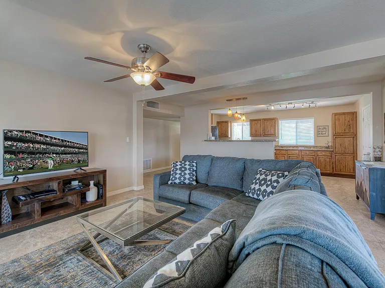 8031 E Oak St — Photo 8
