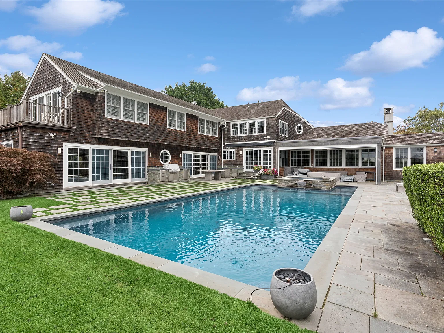 Mecox Bay to Ocean Views in Water Mill — Photo 2