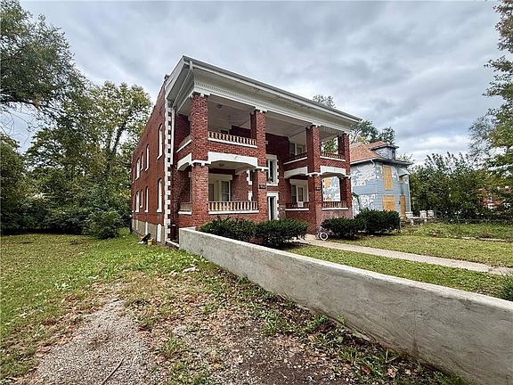 2nd image of 3016 Olive St