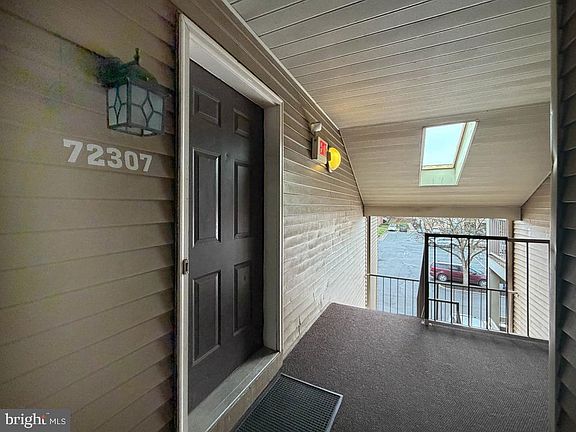 3rd image of 72307 Delaire Landing Rd #307