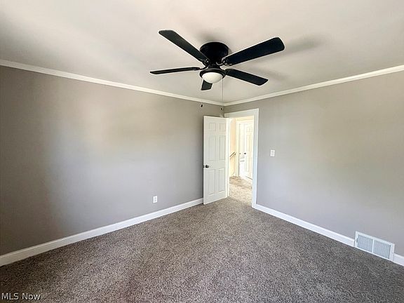 5th image of 1350 Russell Rd