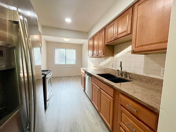 3rd image of 4608 Laurel Club Cir #17