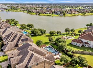 10227 Grape Creek Grove Ln, Cypress, TX 77433