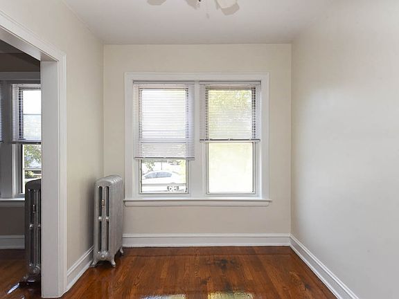 5th image of 5151 N Troy St #1