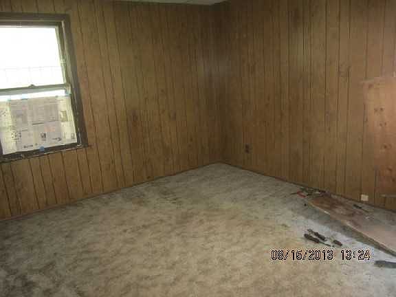 5th image of 17379 Annott St