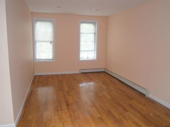 4th image of 1972 Bergen St