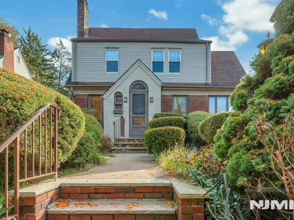 674 Bogert Road, River Edge, NJ 07661