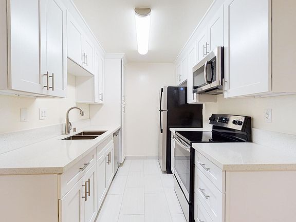 2nd image of 1114 12th St APT 104