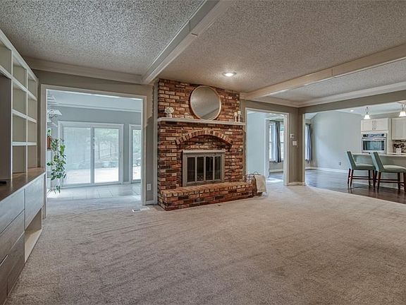 3rd image of 11512 Rosehill Rd