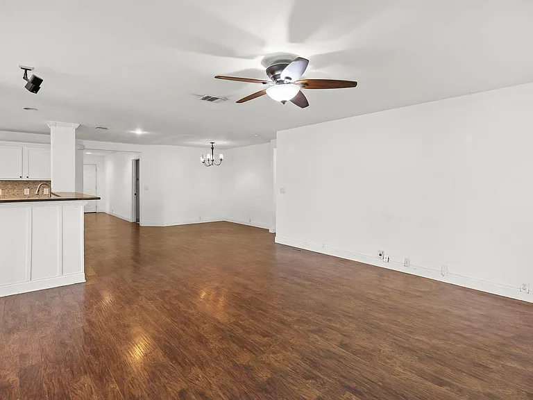 789 Kingfisher Ln — Photo 3