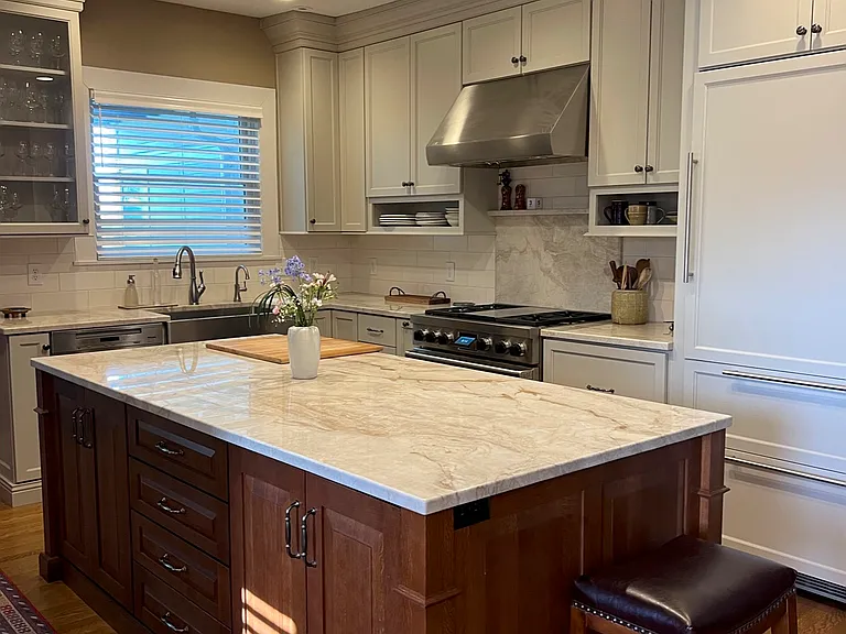 550 Summit Ave #301 — Photo 4