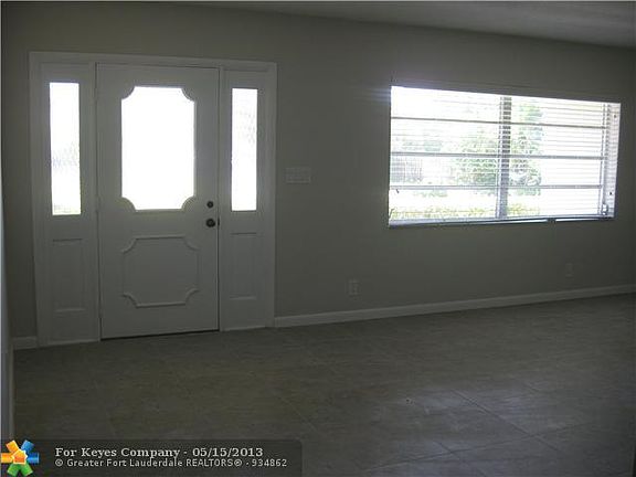 5th image of 2331 NE 15th Ter