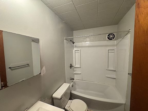 3rd image of 741 Washington Ave APT 6