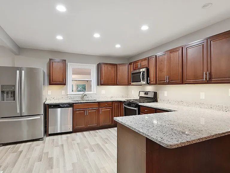 2031 Mesa Dr — Photo 18