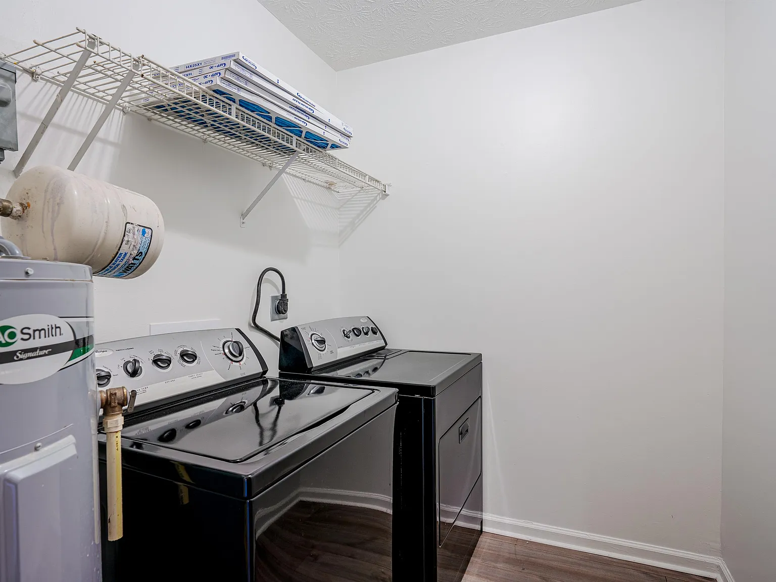 4 bed, 3.0 bath, 1456 sqft, $719 — Photo 3