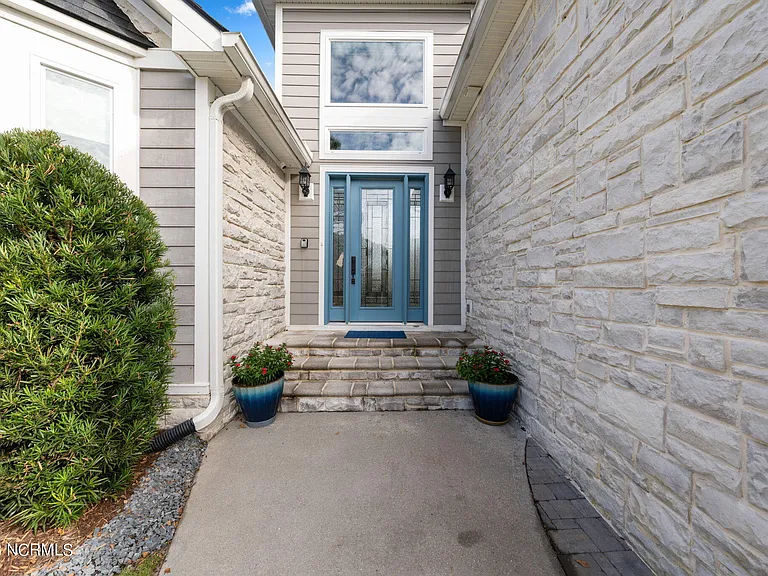 4128 S Lagoon Ct — Photo 3