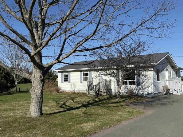 3592 Trans Canada Hwy S, Saint John's Parish, PE C0A 1R0