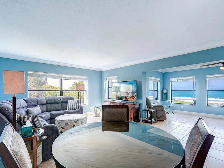 1289 NE Ocean Blvd #7 — Photo 5