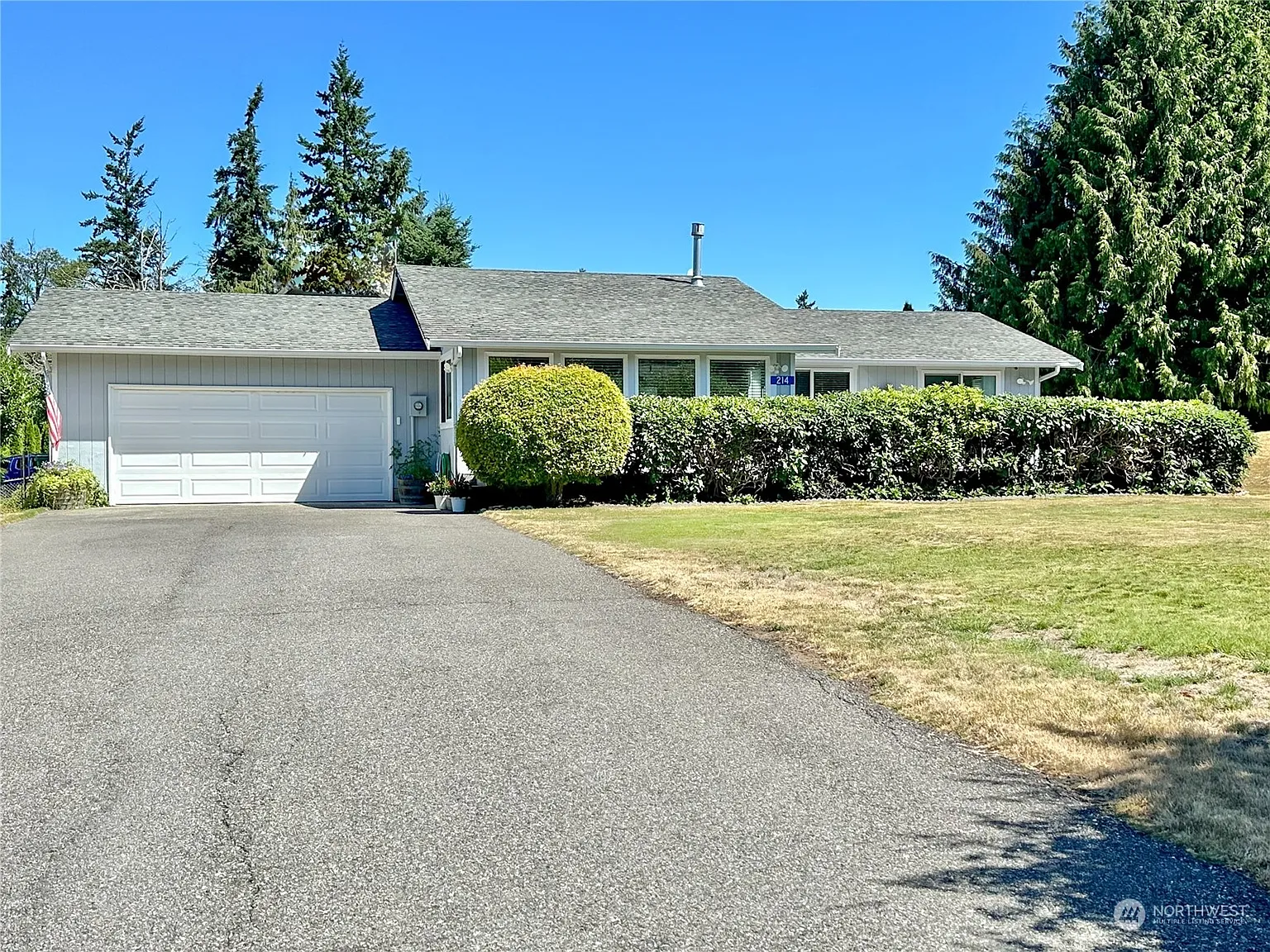 214 Mackenzie Drive photo 1