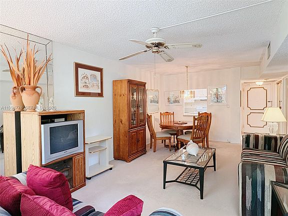 4th image of 210 172nd St APT 333