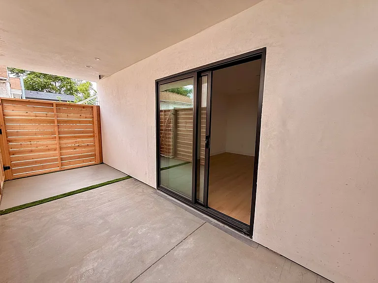 2705 Benedict St — Photo 24